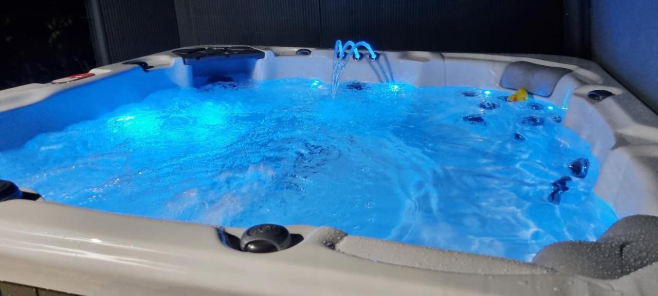 Marthys House With Hot Tub Looe Villa Exterior photo